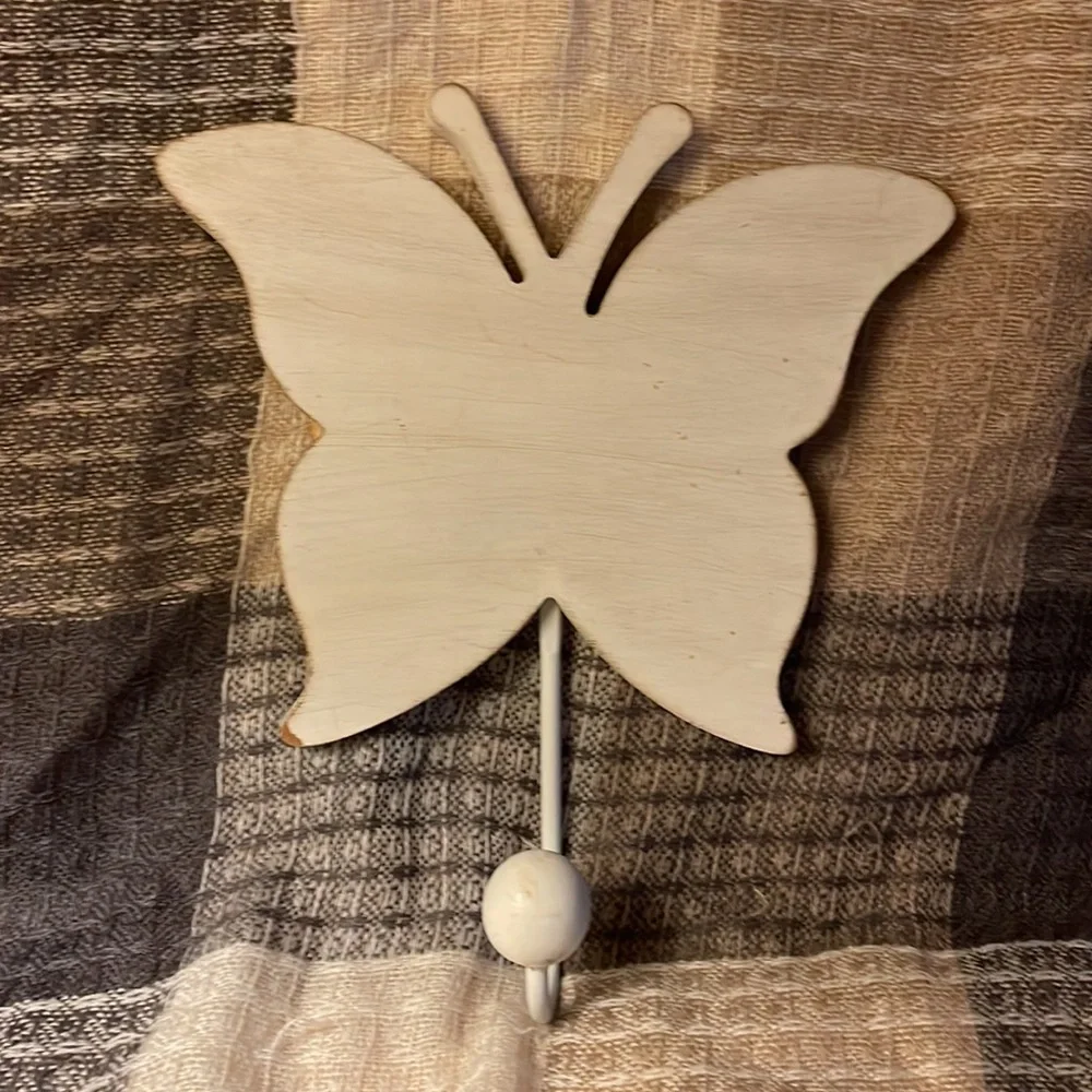 Drama queen Sign & 2 butterflies with hook hangers-new with tags